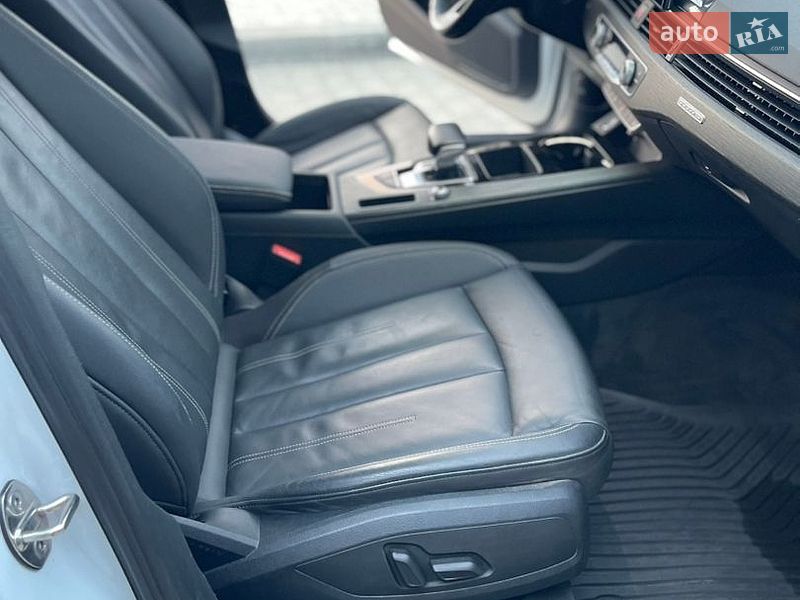 Седан Audi A4 2021 в Стрые