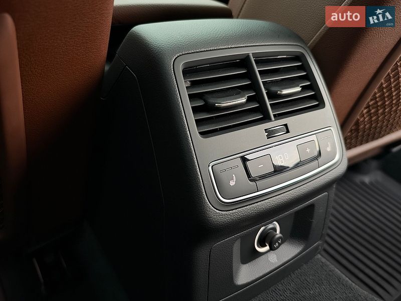 Седан Audi A4 2017 в Львове