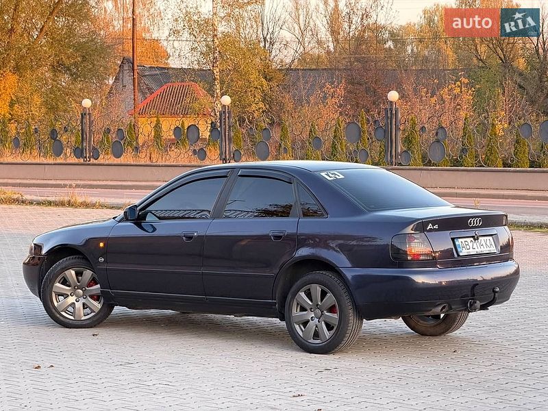Седан Audi A4 1997 в Дрогобичі