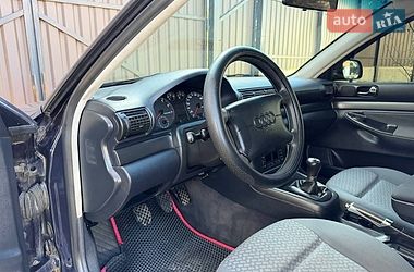 Седан Audi A4 1997 в Дрогобичі