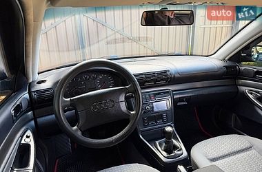 Седан Audi A4 1997 в Дрогобичі