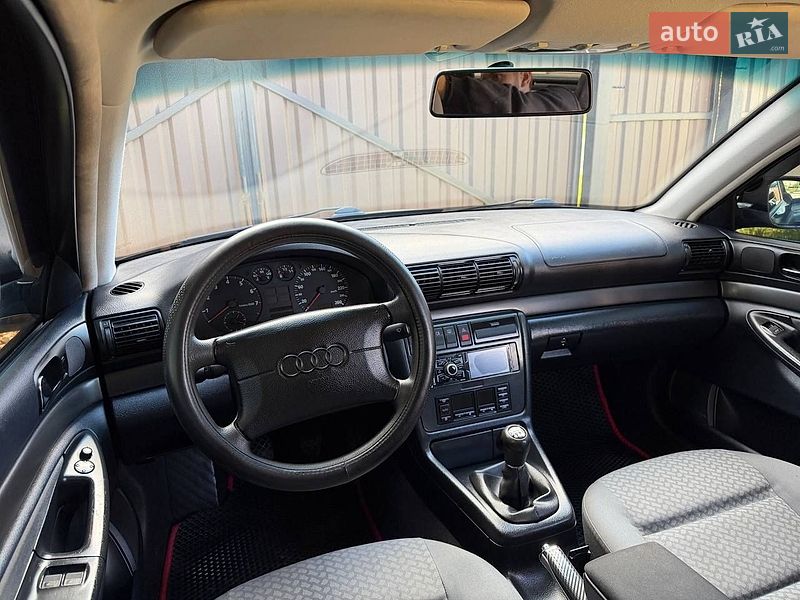Седан Audi A4 1997 в Дрогобичі