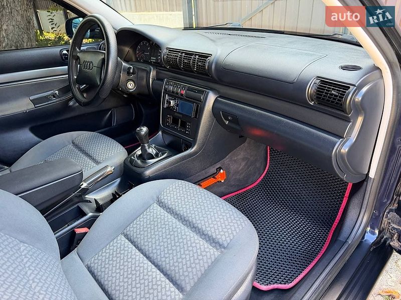 Седан Audi A4 1997 в Дрогобичі