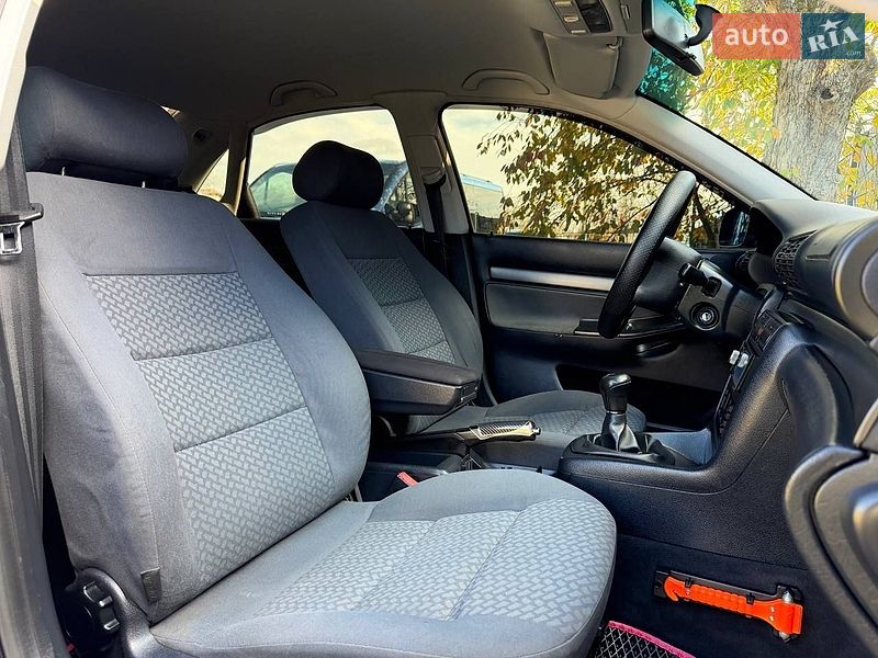 Седан Audi A4 1997 в Дрогобичі