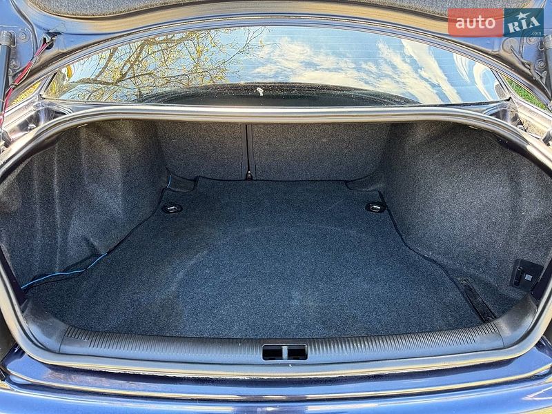 Седан Audi A4 1997 в Дрогобичі