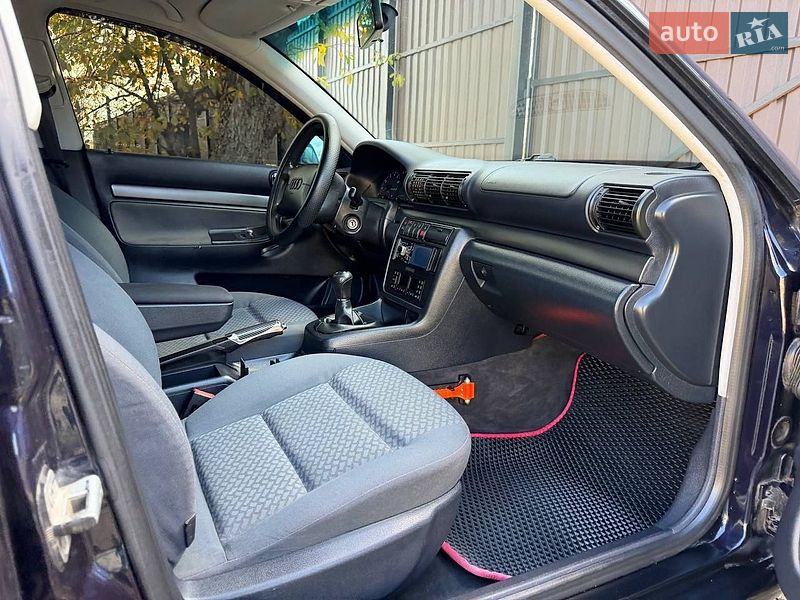 Седан Audi A4 1997 в Дрогобичі