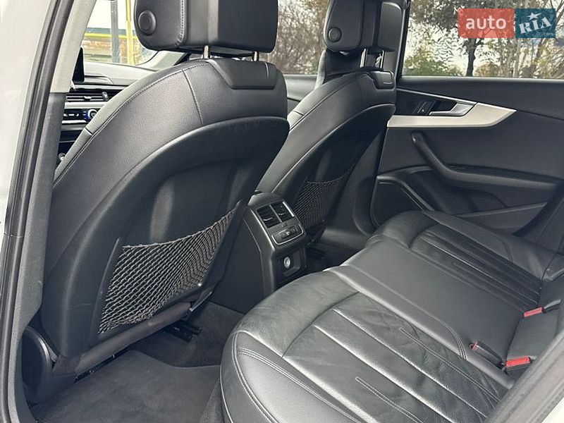 Седан Audi A4 2016 в Хмельницком