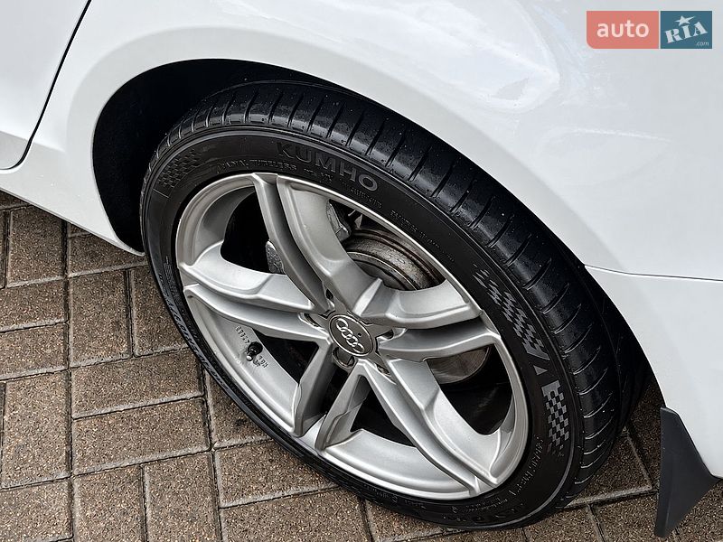 Универсал Audi A4 2014 в Киеве