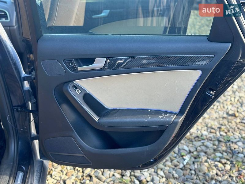 Седан Audi A4 2014 в Львові