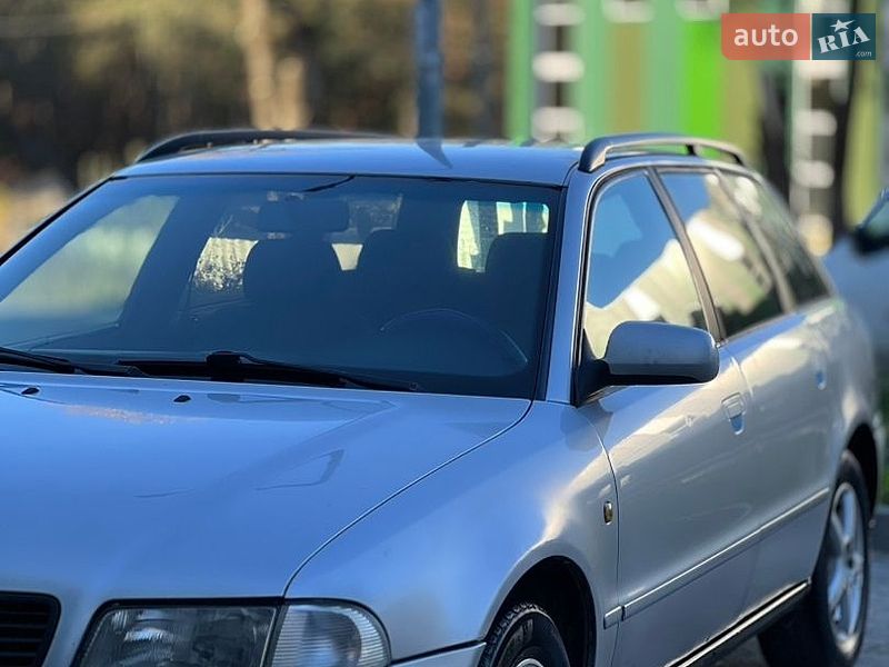 Универсал Audi A4 1997 в Новояворовске