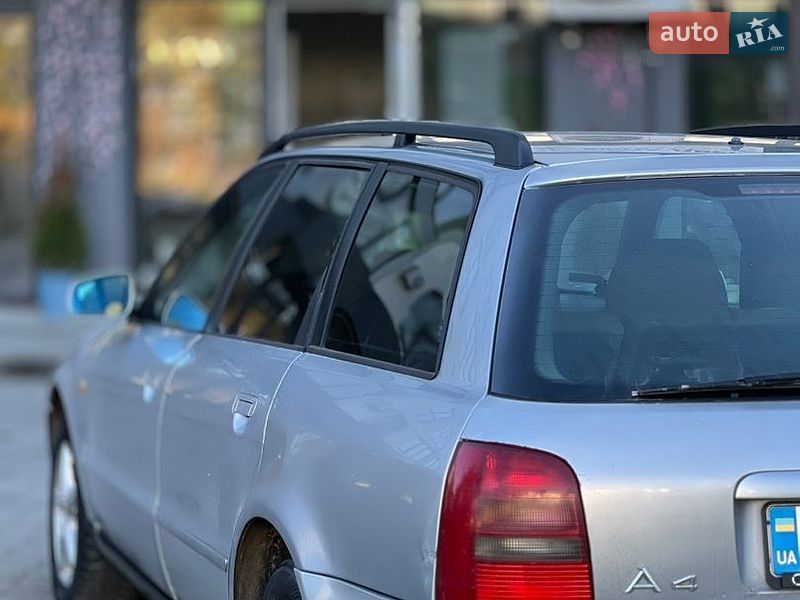 Универсал Audi A4 1997 в Новояворовске