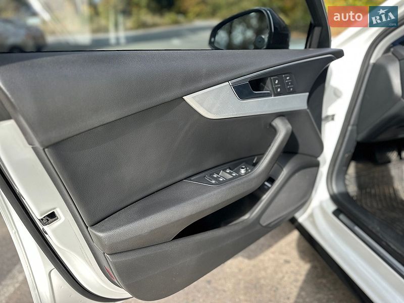 Седан Audi A4 2015 в Полтаве