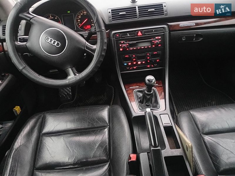 Седан Audi A4 2001 в Первомайске
