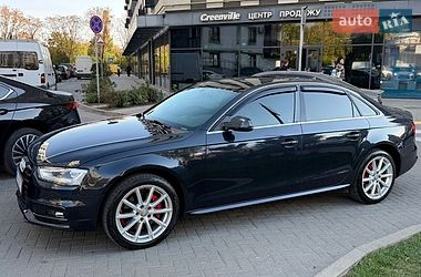 Седан Audi A4 2015 в Львове