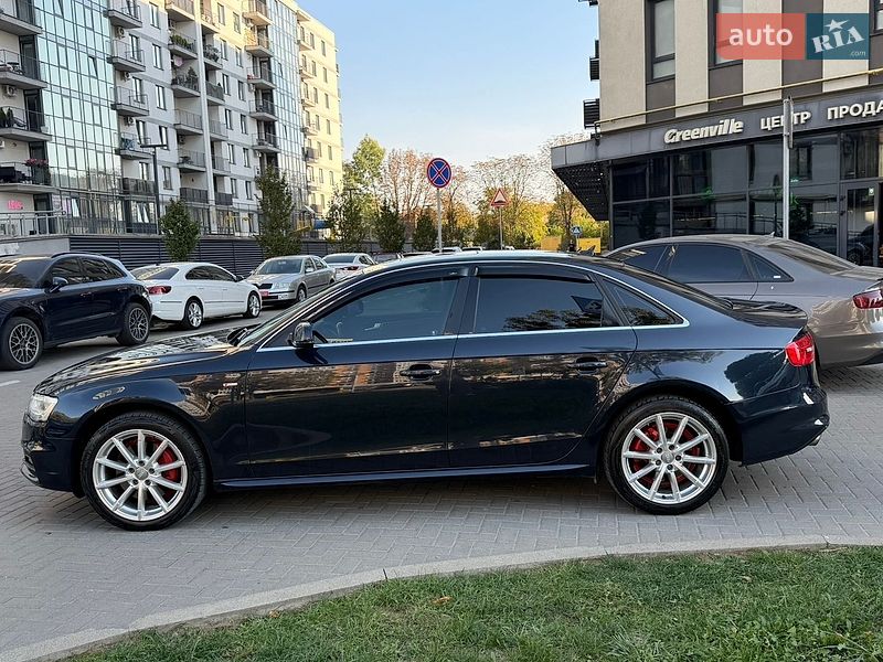 Седан Audi A4 2015 в Львове