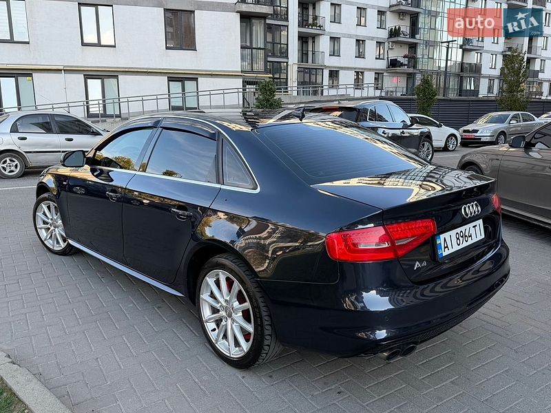 Седан Audi A4 2015 в Львове