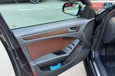 Седан Audi A4 2015 в Львове