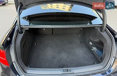 Седан Audi A4 2015 в Львове