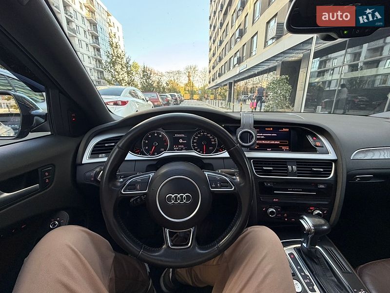 Седан Audi A4 2015 в Львове