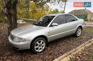 Седан Audi A4 1997 в Раздельной