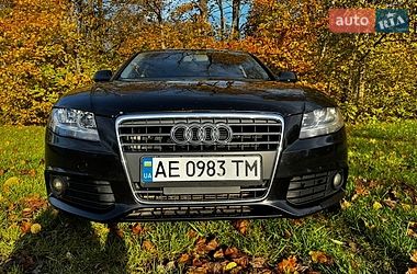 Седан Audi A4 2011 в Кривом Роге