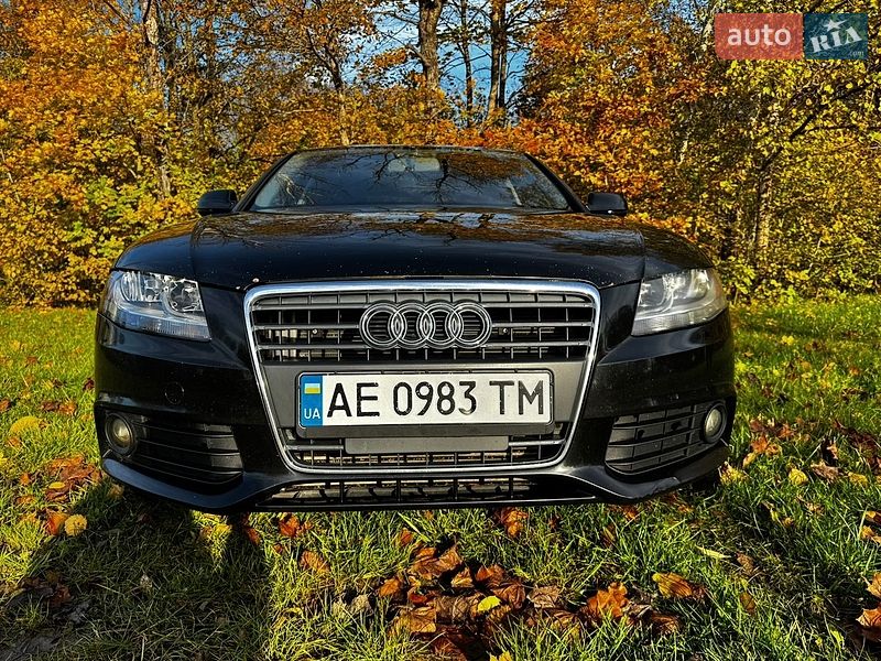 Седан Audi A4 2011 в Кривом Роге