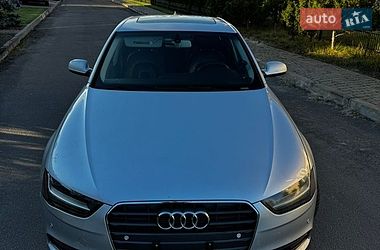 Седан Audi A4 2012 в Львові