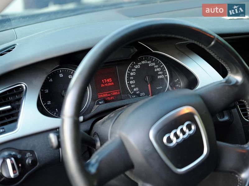 Седан Audi A4 2010 в Івано-Франківську