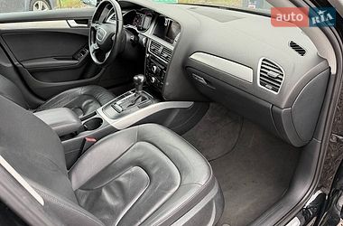Седан Audi A4 2013 в Винниках