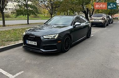 Седан Audi A4 2017 в Днепре