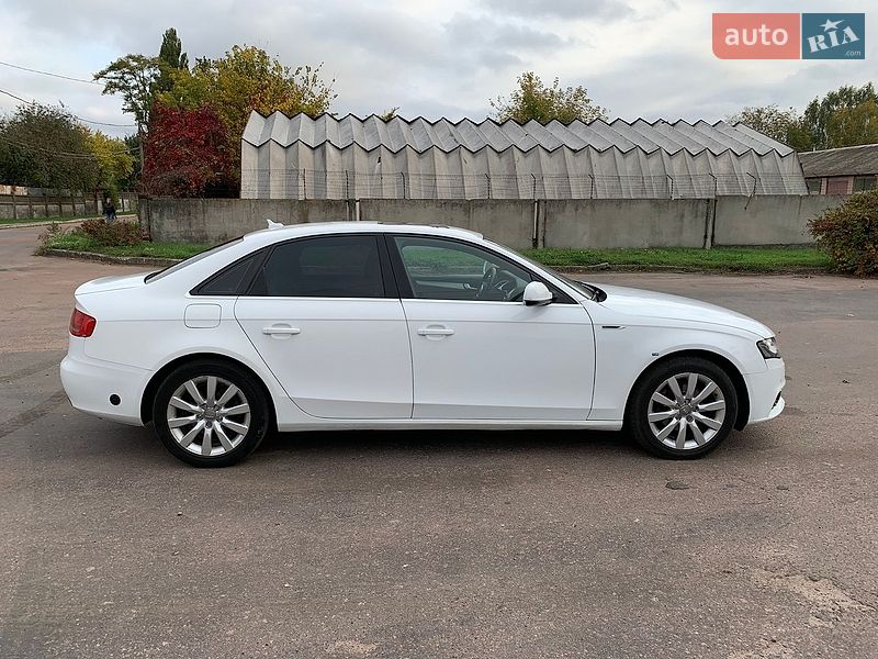 Седан Audi A4 2011 в Прилуках