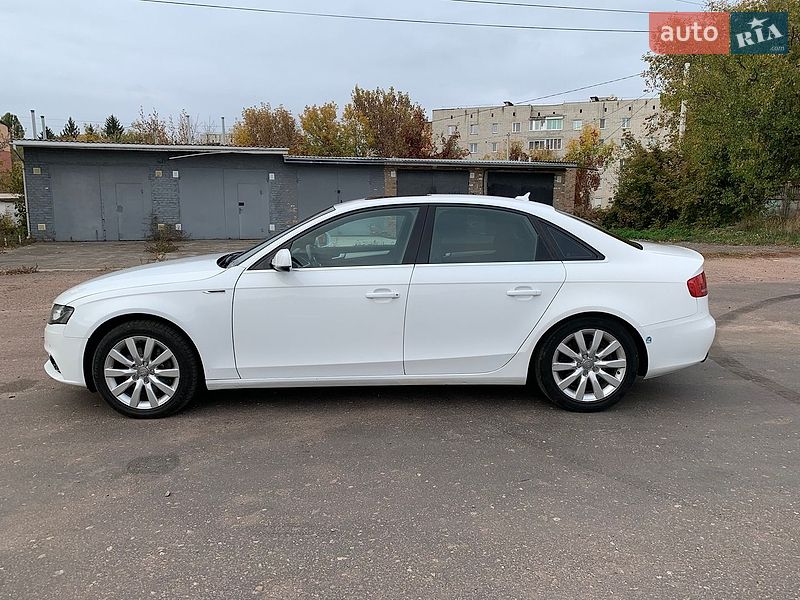 Седан Audi A4 2011 в Прилуках