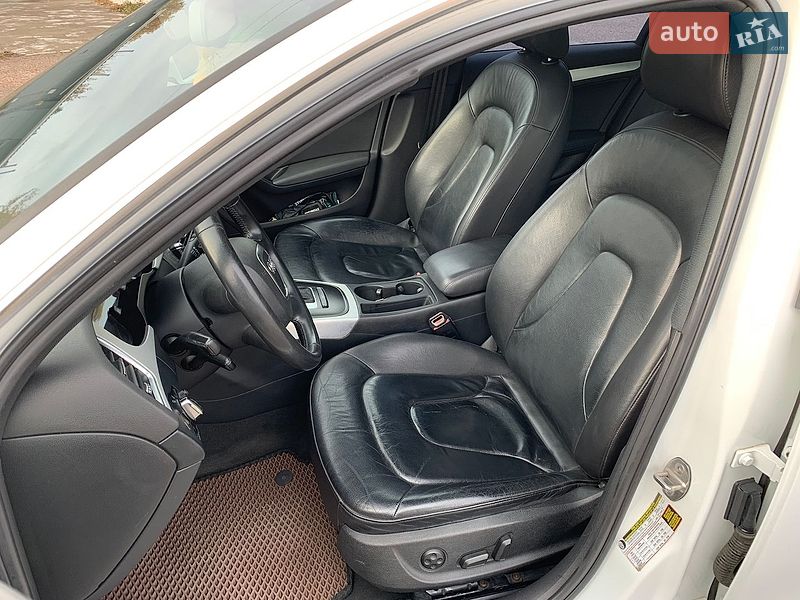 Седан Audi A4 2011 в Прилуках