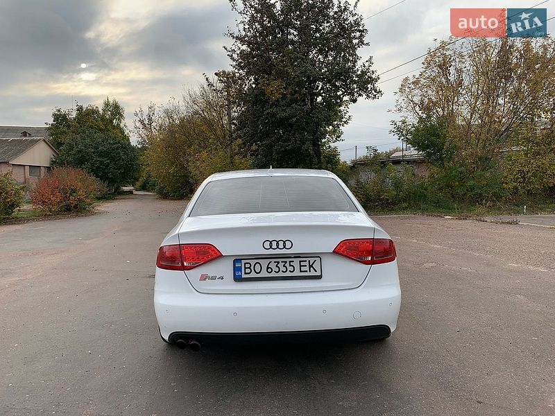 Седан Audi A4 2011 в Прилуках