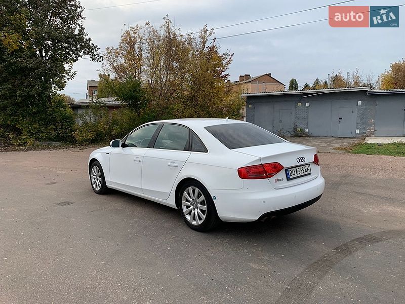Седан Audi A4 2011 в Прилуках