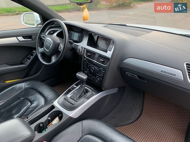Седан Audi A4 2011 в Прилуках