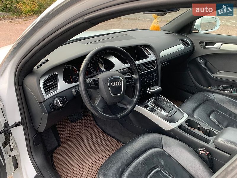Седан Audi A4 2011 в Прилуках