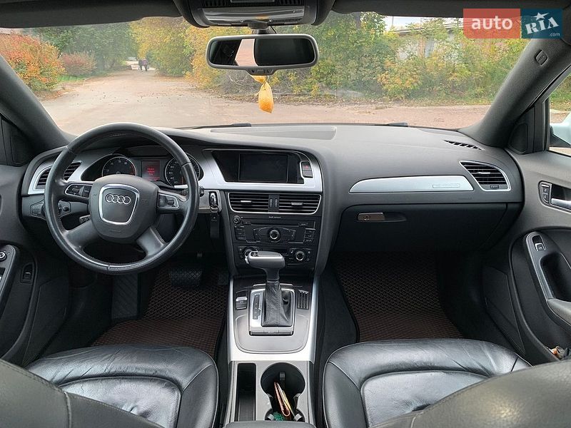 Седан Audi A4 2011 в Прилуках