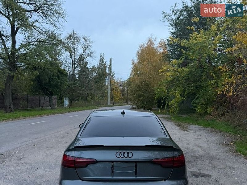 Седан Audi A4 2021 в Запорожье