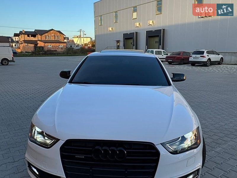 Седан Audi A4 2015 в Львові