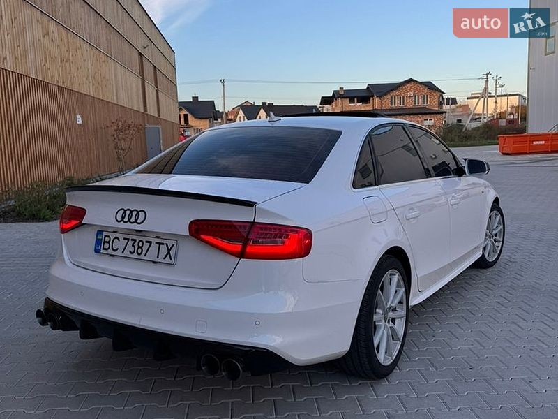 Седан Audi A4 2015 в Львові