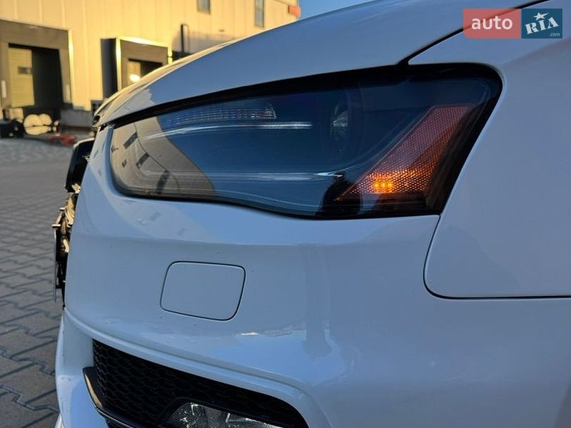 Седан Audi A4 2015 в Львові