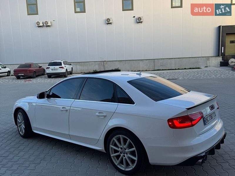 Седан Audi A4 2015 в Львові