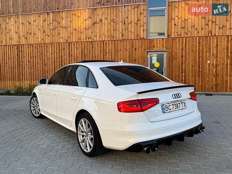 Седан Audi A4 2015 в Львові