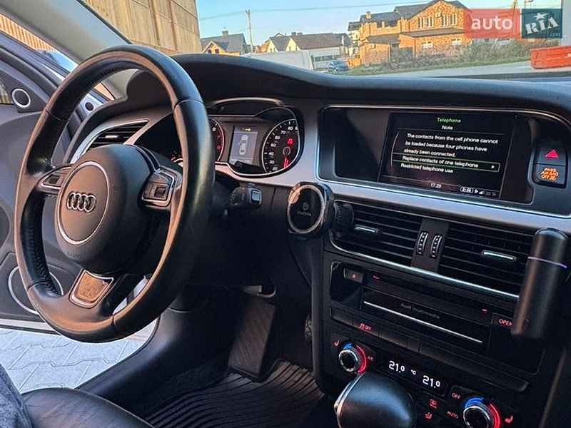 Седан Audi A4 2015 в Львові