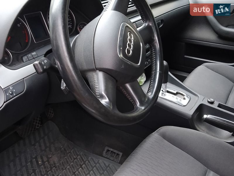 Седан Audi A4 2006 в Измаиле