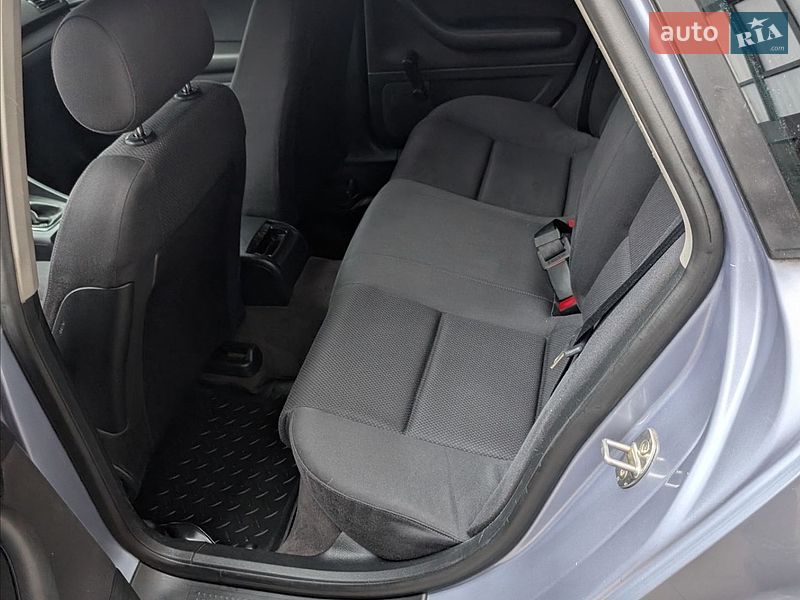 Седан Audi A4 2004 в Калуше