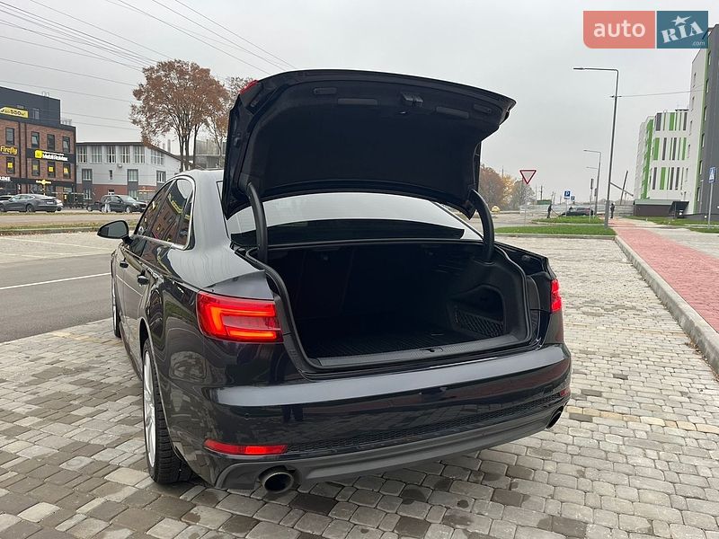 Седан Audi A4 2017 в Виннице