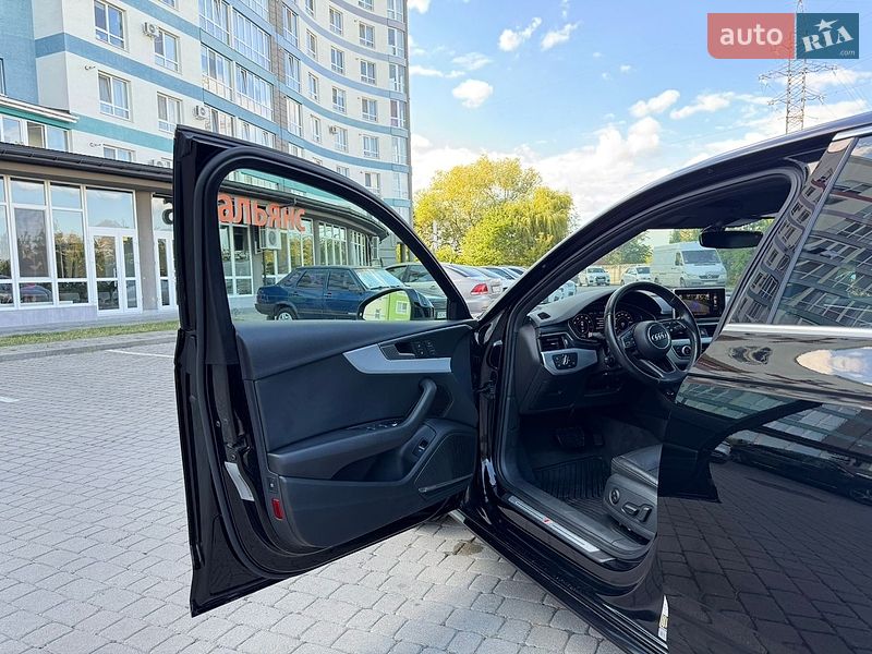 Седан Audi A4 2017 в Ивано-Франковске