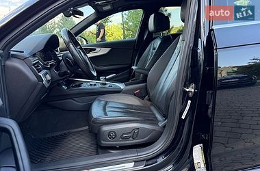 Седан Audi A4 2017 в Ивано-Франковске